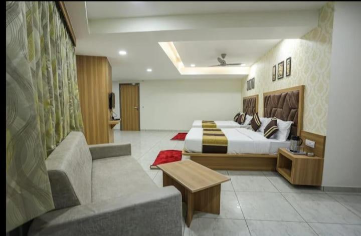 Hotel Legrand.Inn Amhedabad Dış mekan fotoğraf