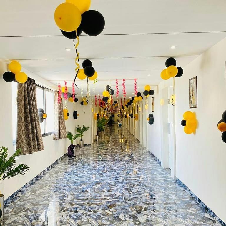 Hotel Legrand.Inn Amhedabad Dış mekan fotoğraf
